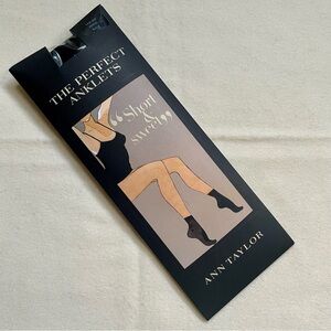 🖤 Ann Taylor Vintage “The Perfect Anklets” Sheer Black Socks